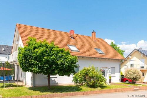 Seitenansicht - 9 Zimmer Mehrfamilienhaus, Wohnhaus zum Kaufen in Wadgassen