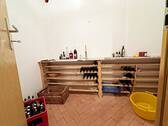 Weinkeller mit Narturboden - 
