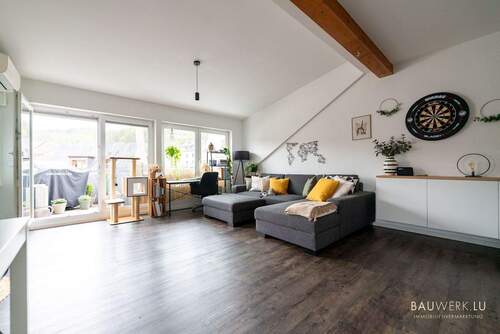 Wohnzimmer_2.jpg - Etagenwohnung mit 80,00 m&sup2; in Kenn zum Kaufen