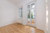 Schlafzimmer mit Balkon - 