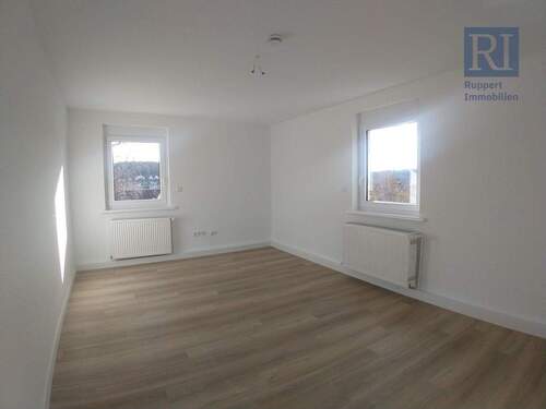 Wohnzimmer - Helle 3-Zimmer-Wohnung am Südhang von Ochsenfurt