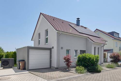 2025_06_20_DI_Real_Estate__W6A4043_web_full - 