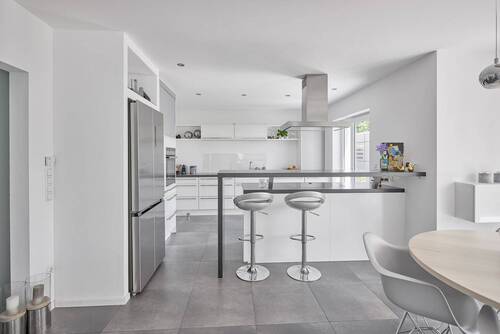 2025_06_20_DI_Real_Estate__W6A3999_web_full - 6 Zimmer Einfamilienhaus in Stuttgart