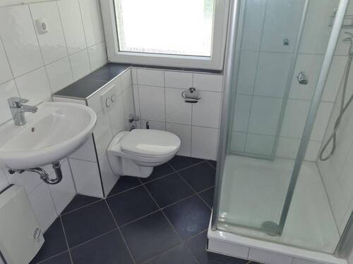 Badezimmer - 2 Zimmer Etagenwohnung in Duisburg