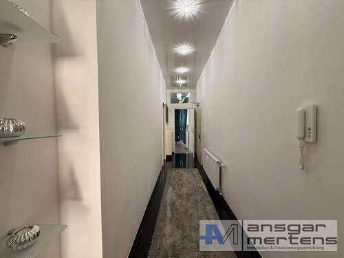 Diele - 4 Zimmer Etagenwohnung zum Kaufen in Mönchengladbach / Rheydt