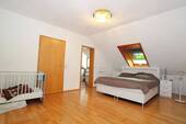Schlafzimmer DG Hauptwohnung - 