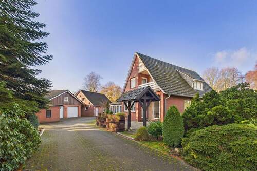 Außenansicht - Einfamilienhaus mit großem Grundstück zwischen Neuenhaus und Nordhorn