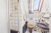 Badezimmer 1. OG - 