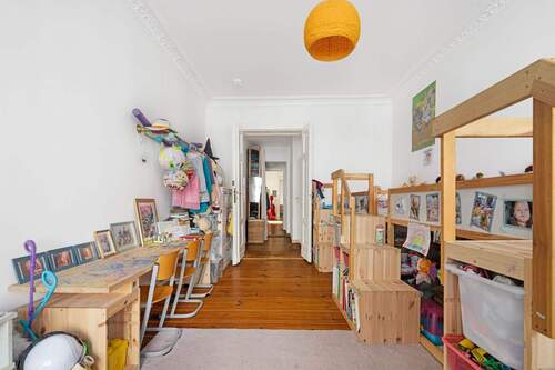 Sichtachse durch den Seitenflügel - 