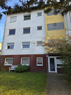 Außenanischt - 3 ZKB neu renoviert mit Garten - 585,00&nbsp;EUR Kaltmiete, ca.&nbsp; 75,00&nbsp;m&sup2;&nbsp;Wohnfl&auml;che