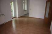 Wohnzimmer - Bad mit Wanne ! Balkon komplett zum Innenhof