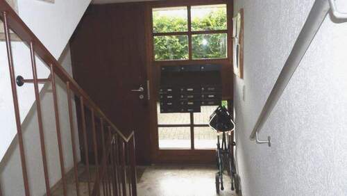 Gepflegtes Treppenhaus.jpg - 