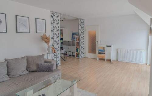 Wohnzimmer und Essbereich - 2 Zimmer Etagenwohnung in Braunschweig