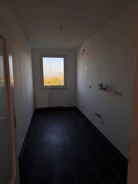 Küche (EBK kommt bald)) - 