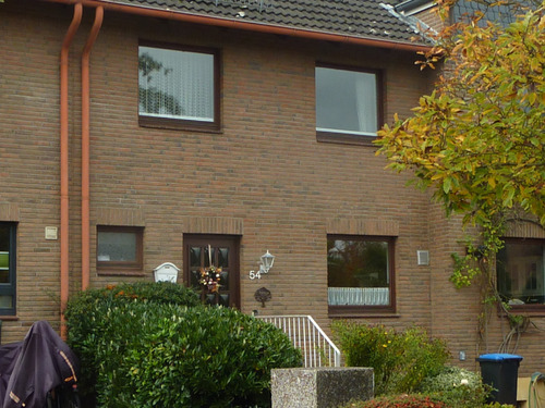 Vorderansicht - 6 Zimmer Einfamilienhaus in Hamburg