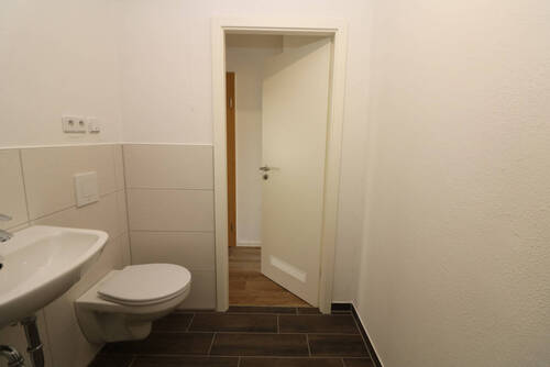 Bad mit Dusche - 3 Zimmer Etagenwohnung in Freiberg