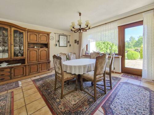 Wohnzimmer im Erdgeschoss - 5 Zimmer Einfamilienhaus in Mönkloh