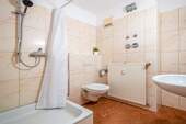 Bad 2 mit Dusche - 