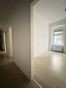Flur + Zimmer 2 - 