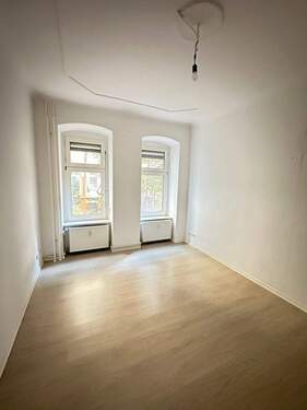 Zimmer 2 - Gemütliche 2-Zimmer-EG-Wohnung im Reuterkiez - Altbauflair zwischen Kanälen, Cafés und Kiezleben!