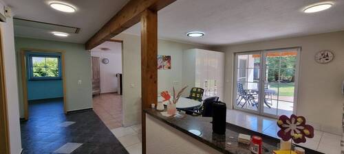im Flur Blick zur Küche, Wohnzimmer, Kinderzimmer - 