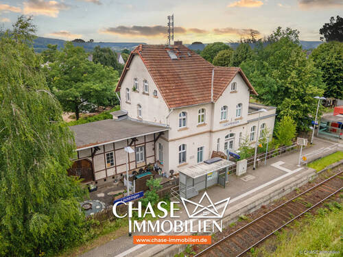 Außenansicht 2 - Rentables Mehrfamilienhaus der besonderen Art - Umgebauter Bahnhof in Höxter, Lüchtringen!