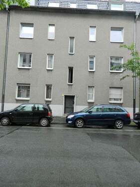 Kommandantenstraße 69 - Renovierte, teilsanierte Wohnung mit zwei Zimmern in Duisburg-Neudorf