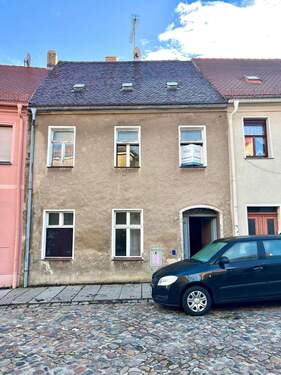 Ansicht Straße - 7 Zimmer Reihenendhaus zum Kaufen in Kamenz