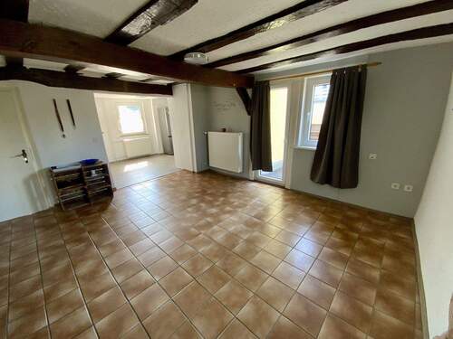 Links Küche, rechts Balkon - Einfamilienhaus mit 144,00 m&sup2; in Leun zum Kaufen