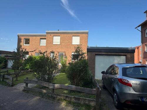 2969 Straßenansicht (2) - 8 Zimmer Doppelhaushälfte in Rinteln