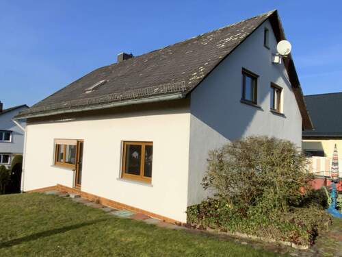 Seitenansicht - 8 Zimmer Einfamilienhaus zum Kaufen in Lahnau