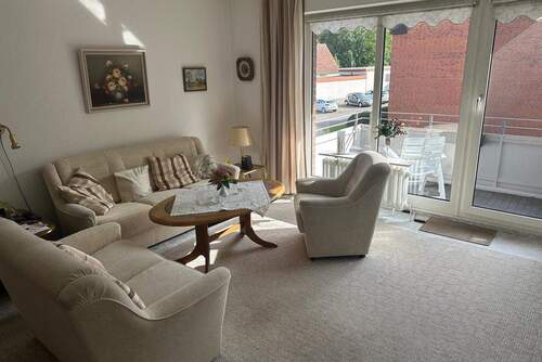 Wohnzimmer - Etagenwohnung mit 68,80 m&sup2; in Neustadt zum Kaufen