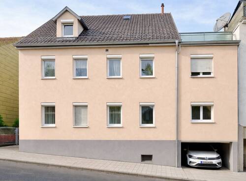 > Besichtigung am Sonntag, 26.04.2026 - Wohnhaus mit Entwicklungspotenzial in S-Degerloch