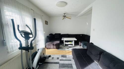 1.OG Wohnzimmer - Doppelhaushälfte mit 197,00 m&sup2; in Stuttgart zum Kaufen