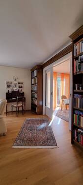 Bücherbord im Wohnzimmer - 