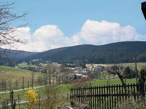 Fernblick - Mehrfamilienhaus, Wohnhaus mit 24,00 m² in Breitenbrunn/Erzgebirge zum Kaufen