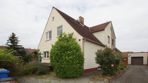 BILD1 - Einfamilienhaus mit Vollkeller Stellplatz und Garage in sehr schöner Lage in Eberswalde Westend