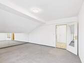 Wohnzimmer Richtung Flur - Sofort beziehbare 2-Zimmer Dachgeschoss Wohnung