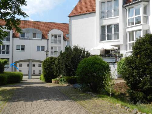 Außenansicht Loggia Hochparterre - Elsteraue in Lützschena ganz nah: Schöne 2-Zimmerwohnung - langjährig vermietet - mit Loggia im Hochparterre