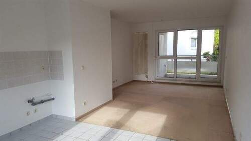 Beispielwohnung: Blick ins Wohnzimmer - 
