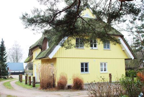 Aussen-1 - 4 Zimmer Mehrfamilienhaus, Wohnhaus in Born a. Darß