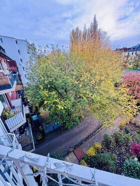 Grün im Innenhof - 1 Zimmer Etagenwohnung zum Kaufen in Hamburg