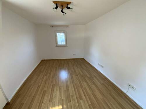 Arbeits- oder Kinderzimmer - 