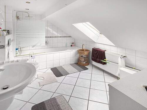 Badezimmer DG - 5 Zimmer Einfamilienhaus in Euskirchen