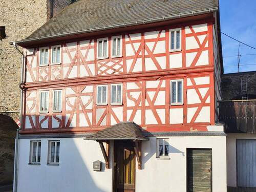 Außenansicht - 6 Zimmer Einfamilienhaus zum Kaufen in Dausenau