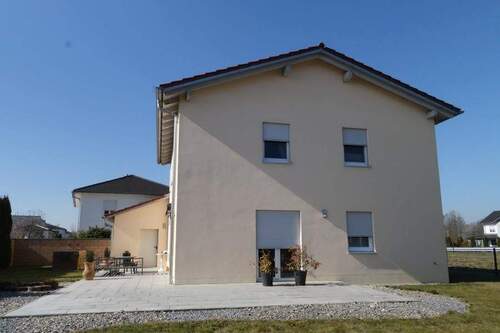 Ansicht Osten.JPG - Einfamilienhaus mit 150,00 m&sup2; in Straubing zum Kaufen