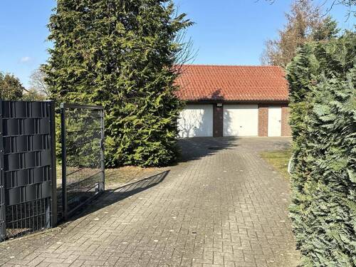 Hofzufahrt - Einfamilienhaus mit 160,00 m&sup2; in Quernheim zum Kaufen