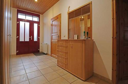 Flur - 8 Zimmer Büro in Bergen (Dumme)