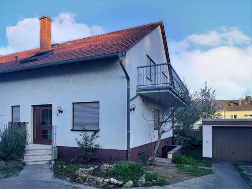 Hausansicht - 4 Zimmer Doppelhaushälfte zum Kaufen in Saulheim