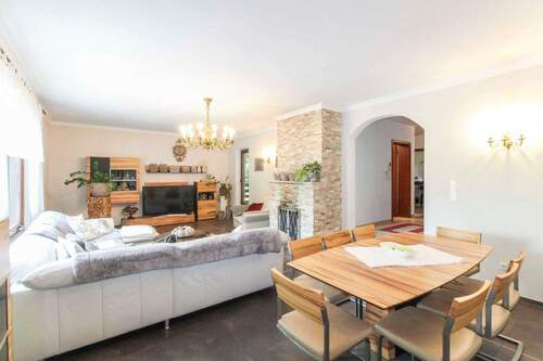 Wohnzimmer - Einfamilienhaus mit 249,00 m² in Landshut zum Kaufen